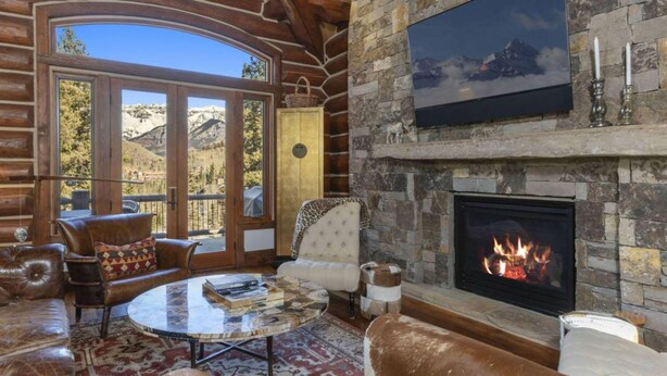 Townhome, 5 Bedrooms | Living room