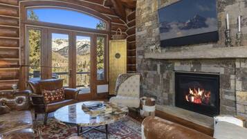 Townhome, 5 Bedrooms | Living room