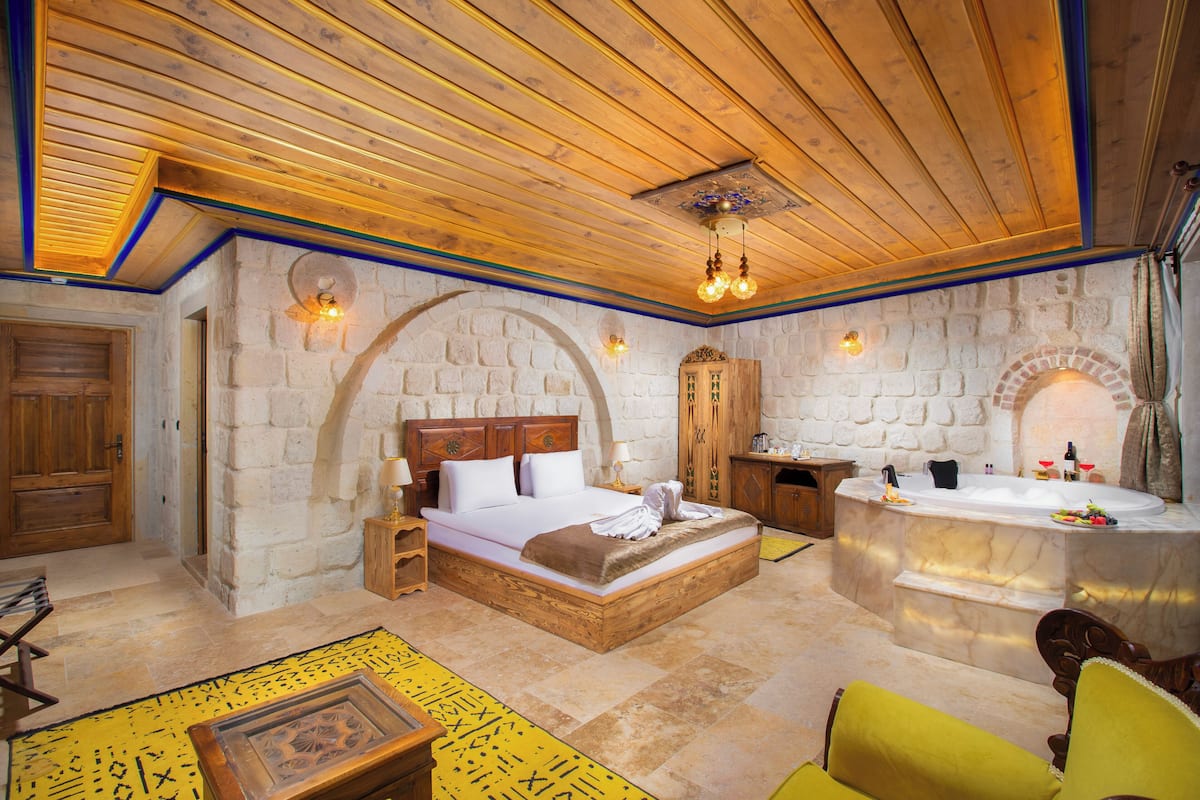 Signature Room, Terrace, City View | 1 bedroom, Egyptian cotton sheets, premium bedding, Select Comfort beds