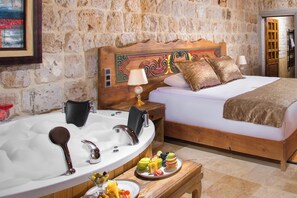 Honeymoon-Zimmer, Terrasse, Stadtblick