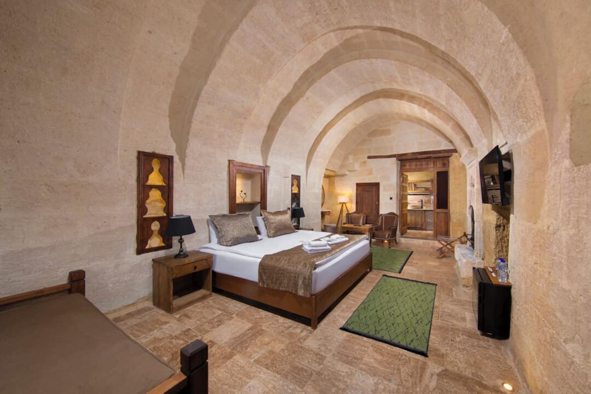 Deluxe Room | 1 bedroom, Egyptian cotton sheets, premium bedding, Select Comfort beds