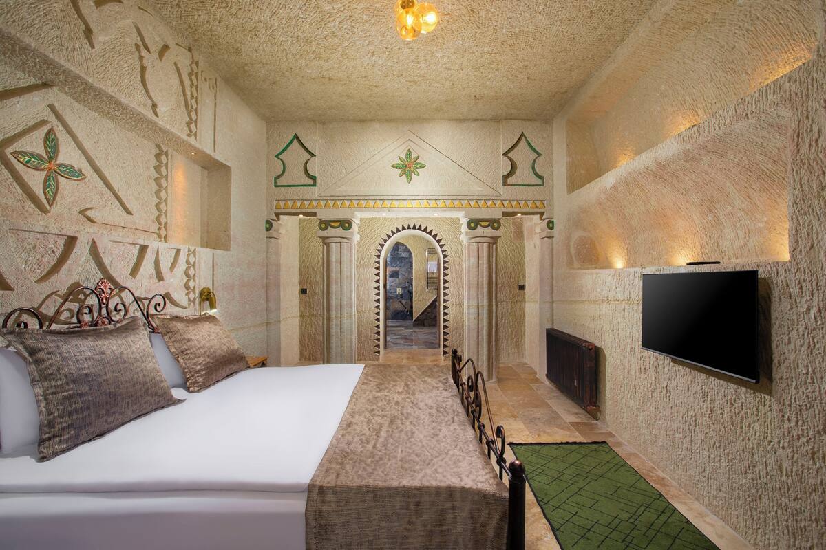 Habitación Grand, patio | Sábanas de algodón egipcio y ropa de cama de alta calidad