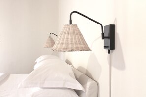 エジプト綿の シーツ、高級寝具、ピロートップベッド、客室ごとに異なる装飾