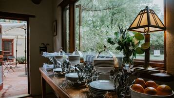 含每日現點現煮早餐