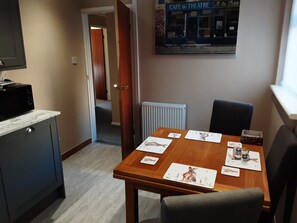 独立别墅 | 私人厨房 | 冰箱、微波炉、烤箱、炉灶