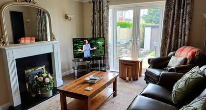 3-bed Bungalow Near Conwy Valley Close to Castle