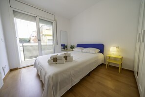2 bedrooms, iron/ironing board, free WiFi, bed sheets - HomeHolidaysRentals Lunamar - Costa Barcelona (Palafolls)
