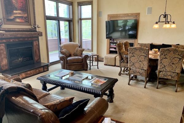 Spacious sitting area and gas fireplace