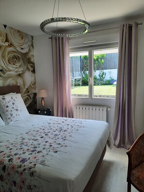 2 Schlafzimmer, Schreibtisch, Bügeleisen/Bügelbrett, WLAN