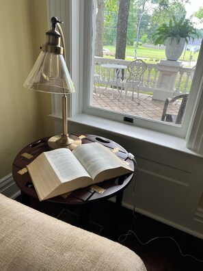 Interior detail - Huffman Manor Inn (Minden)