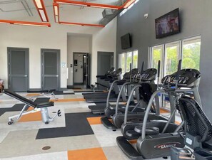 Fitness facility - 14 Bedroom mansion that sleeps 40 people.  Host your wedding reception here  (Kissimmee)