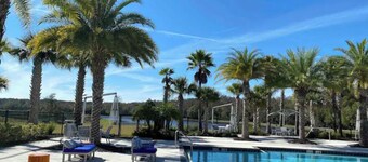14 Bedroom mansion that sleeps 40 people.  Host your wedding reception here 