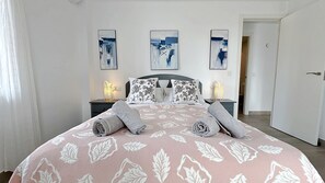 2 bedrooms, iron/ironing board, free WiFi, bed sheets