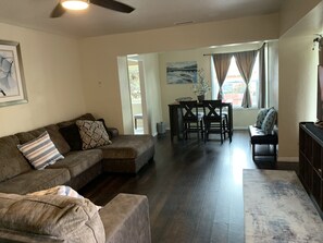 Smart TV, fireplace, printers - Private home!! Heated Pool Spa, Casita kitchenette. Central Oasis getaway! (Lemon Grove)