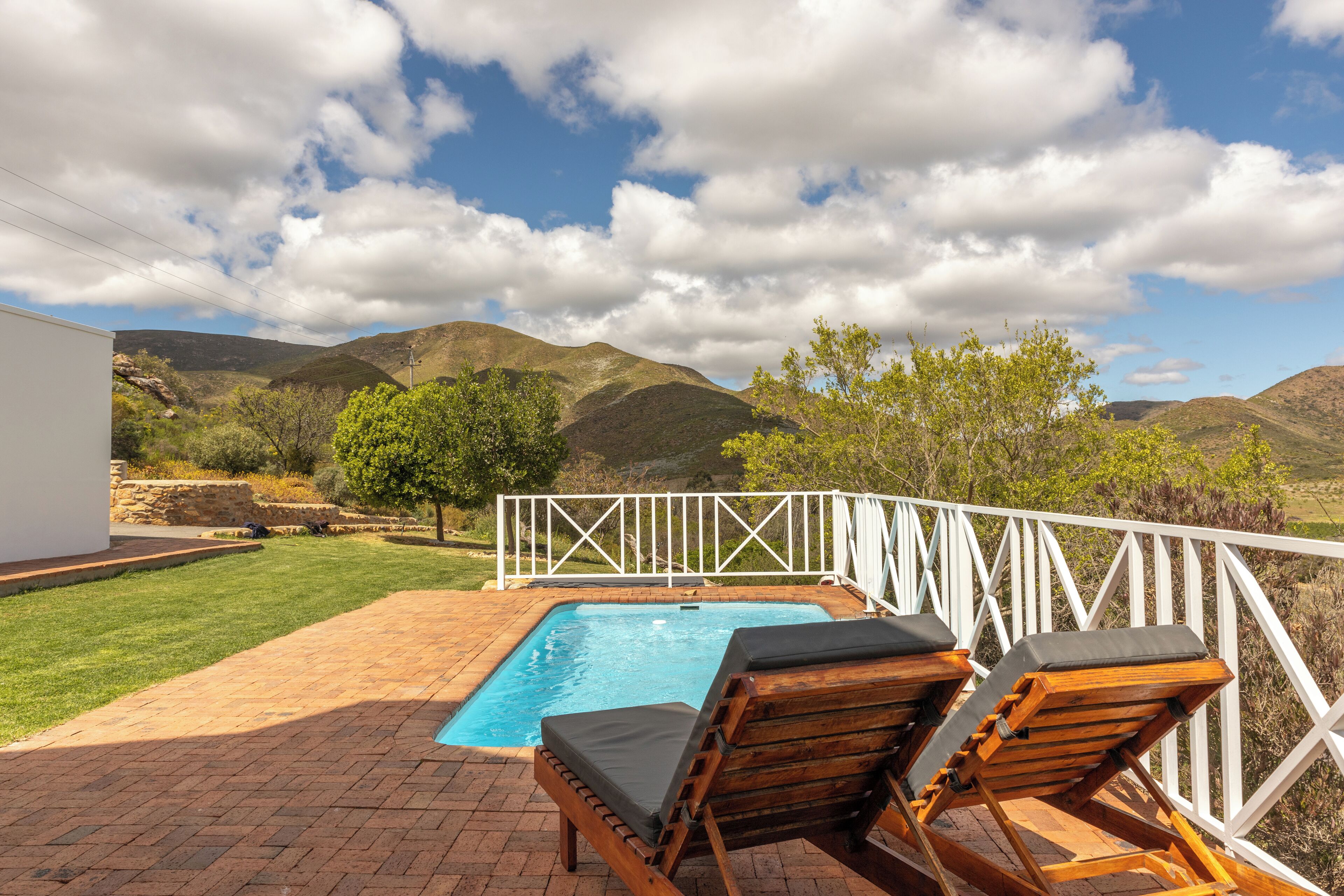 Luxury Cottage, 2 Bedrooms, Mountain View, Poolside | Private pool