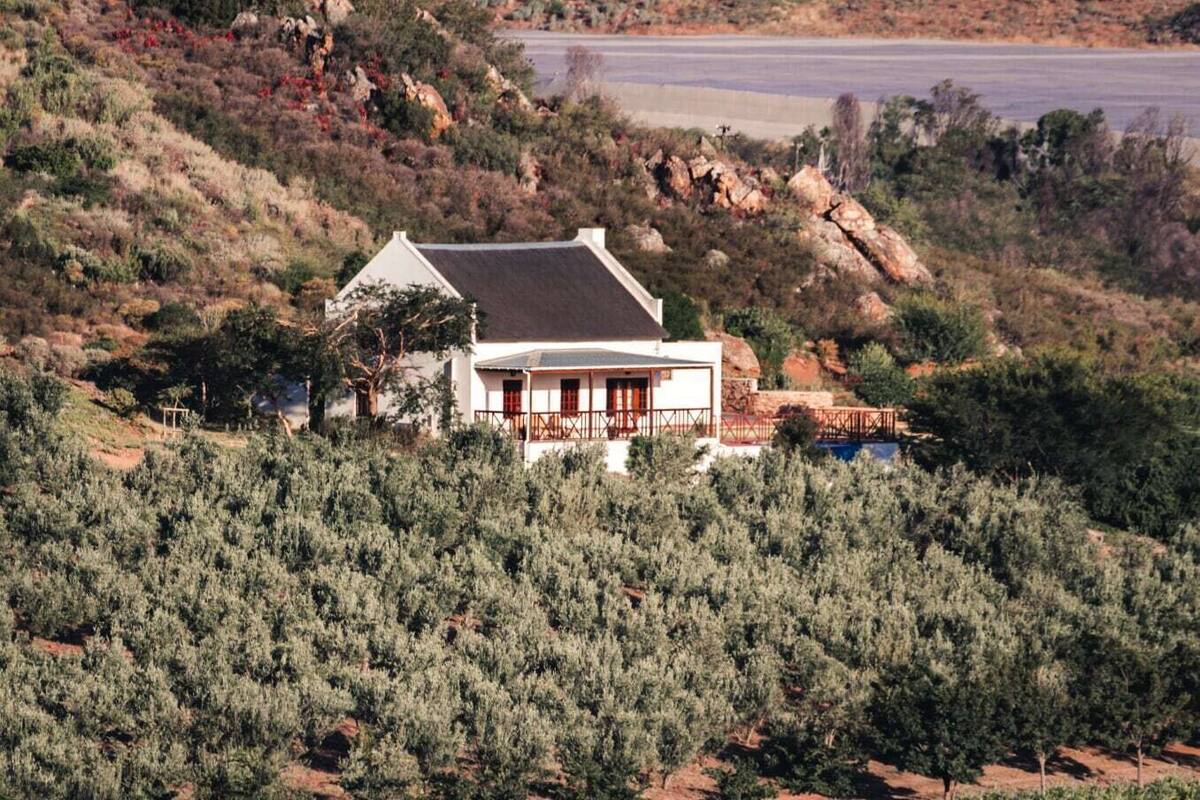Luxury Cottage, 2 Bedrooms, Mountain View, Poolside | View from room