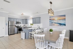 Dining - BRAND NEW Pool! Just 100 steps from Beach! Private Fort Morgan Area! (Gulf Shores)