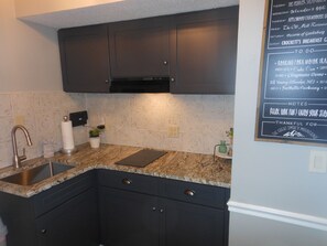 Fridge, microwave, stovetop, coffee/tea maker - Beautiful cozy condo located just minutes from all the excitement. (Gatlinburg)