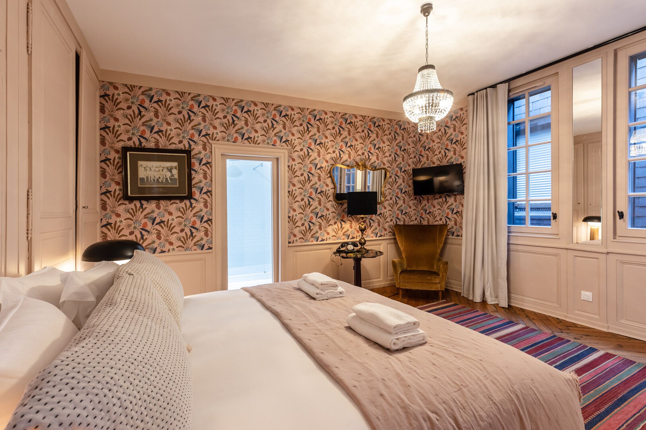 Rideaux occultants, Wi-Fi, draps fournis