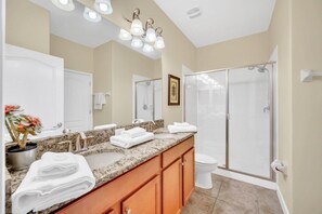 Hair dryer, towels - Amazing Champions Gate 8 Bedroom 5 Bathroom Villa (Davenport)