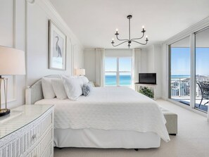 4 makuuhuonetta, silitysrauta/-lauta, ilmainen Wi-Fi