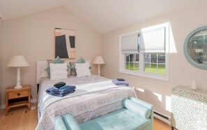 1 bedroom, iron/ironing board, internet, bed sheets