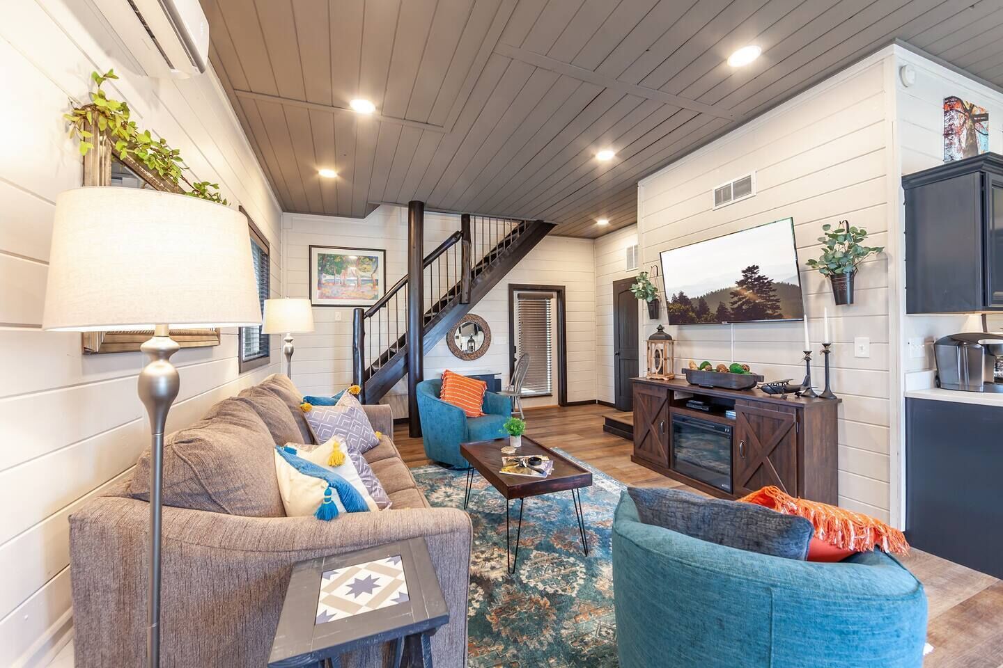 Smart TV, fireplace, video games