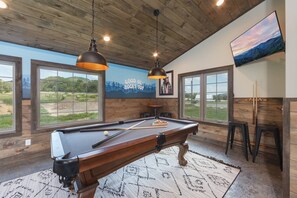 Games room - Family Retreat - Pool, Game Room, Theatre, Bowling (Sevierville)