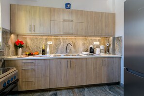 ثلاجة، فرن، ماكينة لصنع القهوة/الشاي، غلّاية كهربائية