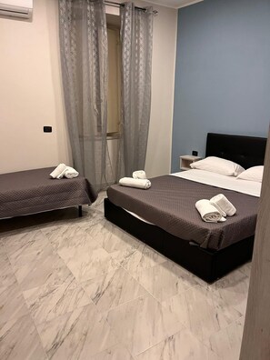 Habitación cuádruple básica | Wifi gratis