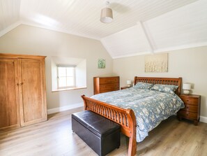 Cottage | 4 bedrooms, individually decorated, individually furnished, free WiFi - Yew Tree House (Ballindaggan)