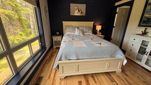 4 bedrooms, iron/ironing board, free WiFi, bed sheets - Close to Acadia hikes! Relaxing deck with firepit! 10-min walk to  ocean access. (Tremont)