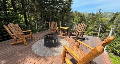 Close to Acadia hikes! Relaxing deck with firepit! 10-min walk to ocean access.