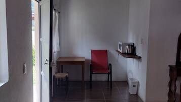 Comfort-hytte | Individuel indretning, skrivebord, arbejdsområde til bærbare computere