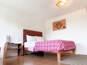 Individually furnished, desk, laptop workspace, iron/ironing board - Cabañas El Fresno (Valle de Bravo)