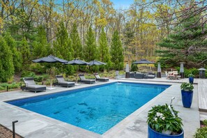Outdoor pool, a heated pool - East Hampton Escape (East Hampton)
