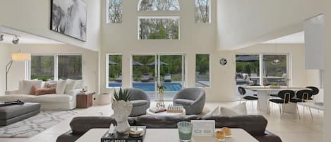 Fernseher, Computerbildschirme, Drucker