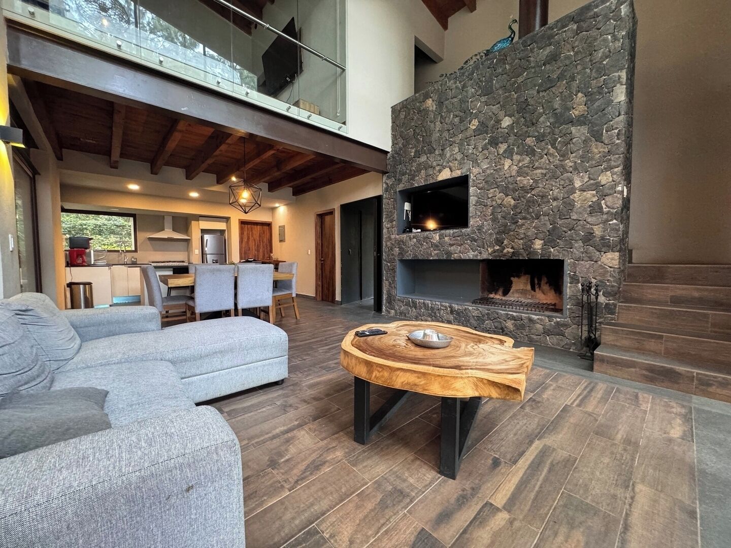 TV, fireplace