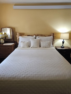 3 chambres, bureau, fer et planche à repasser, accès au Wi-Fi (inclus)