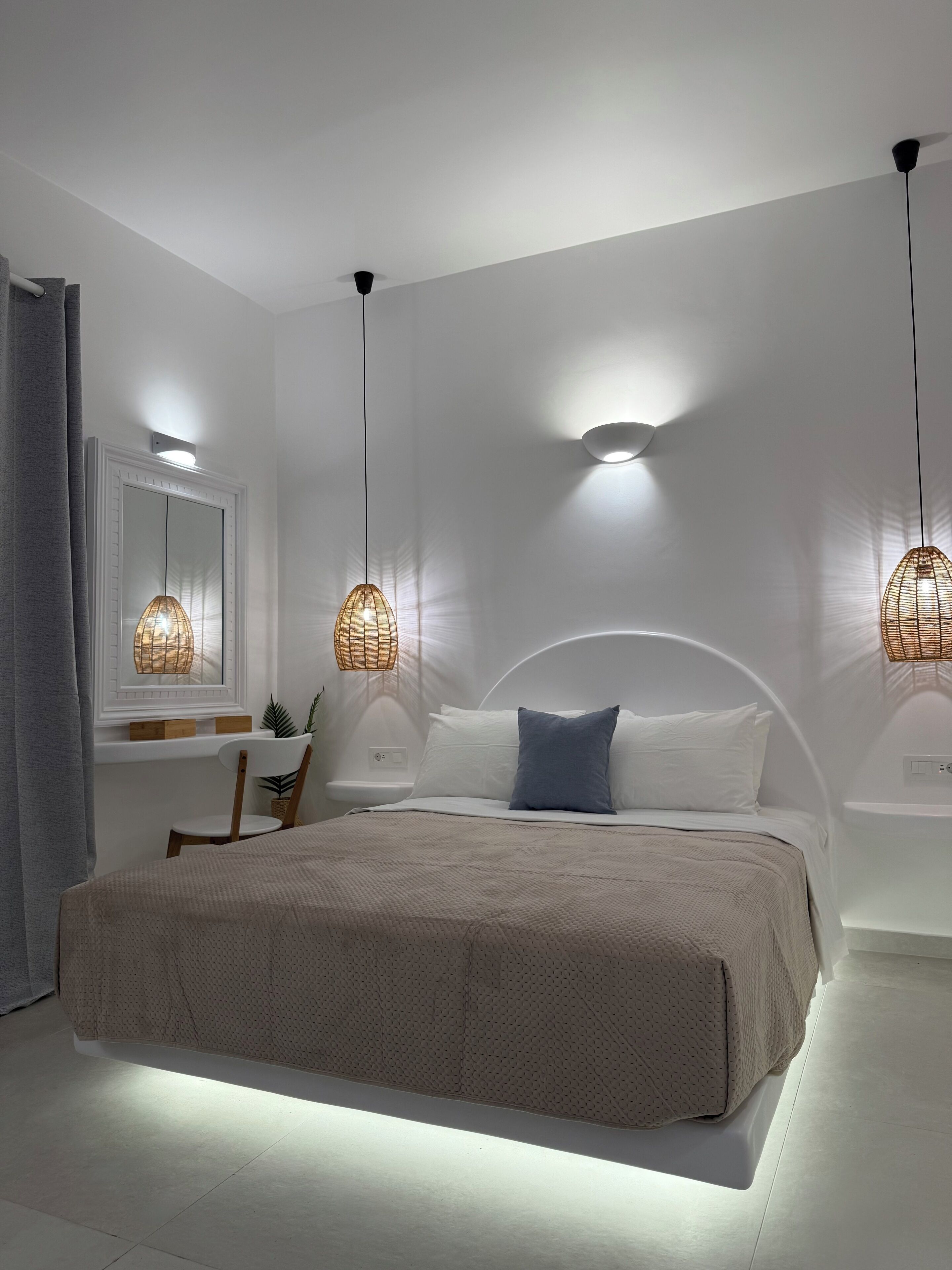 Junior Suite please | Iron/ironing board, free WiFi, bed sheets