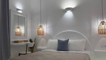 Junior Suite please | Iron/ironing board, free WiFi, bed sheets