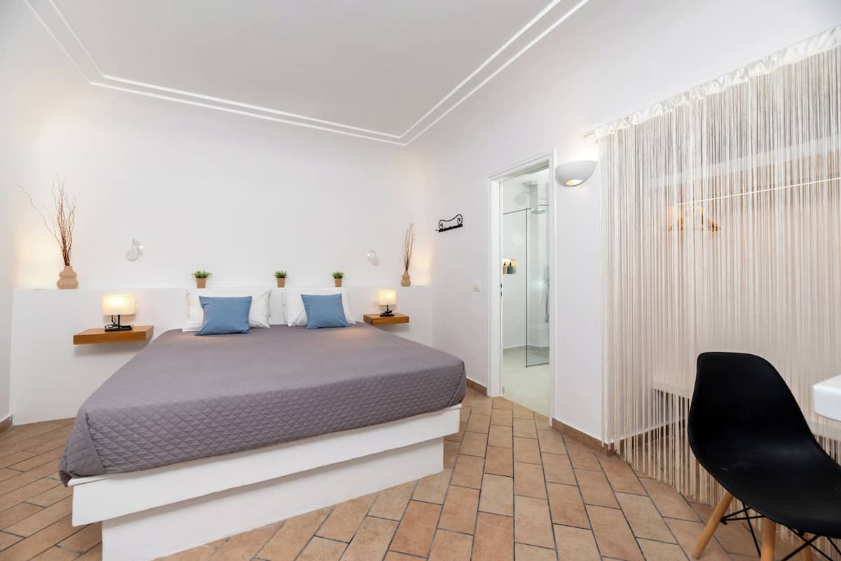 Deluxe Double Room with Pool View | 1 bedroom, iron/ironing board, free WiFi, bed sheets
