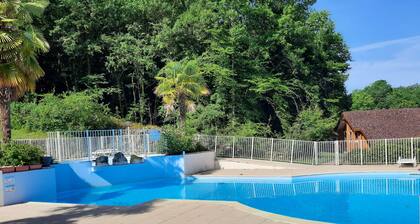 Chalet dans un village de vacances au coeur du département du lot
