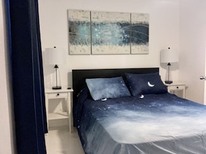 2 chambres, bureau, fer et planche à repasser, accès au Wi-Fi (inclus)
