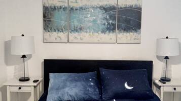 2 bedrooms, desk, iron/ironing board, free WiFi