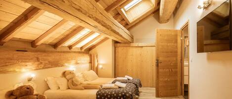 4 chambres, lit parapluie, Wi-Fi gratuit, draps fournis