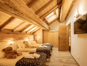 4 bedrooms, travel cot, free WiFi, bed sheets - Duplex 5 rooms for 10 people, pets allowed, balcony, parking (Valloire)