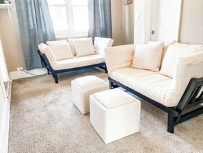 Smart TV, books - Carriage Casita Jewel of the Central Coast (Santa Maria)