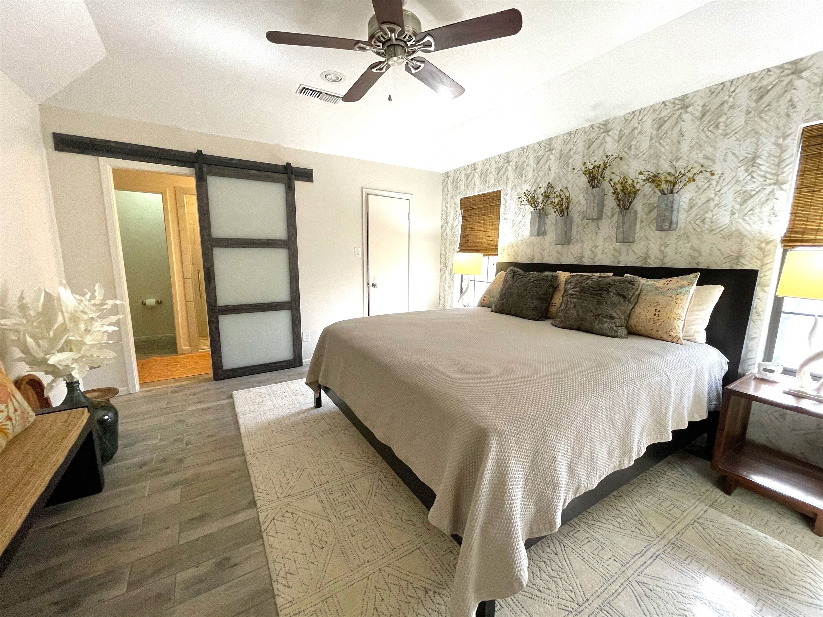 3 bedrooms, desk, iron/ironing board, free WiFi