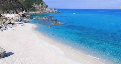 DESCRIZIONE STRUTTURA